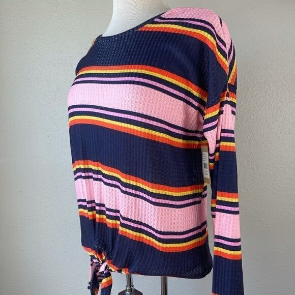 NWT Urbanology Stripped Long Sleeve with Front Tie - Picture 4 of 9